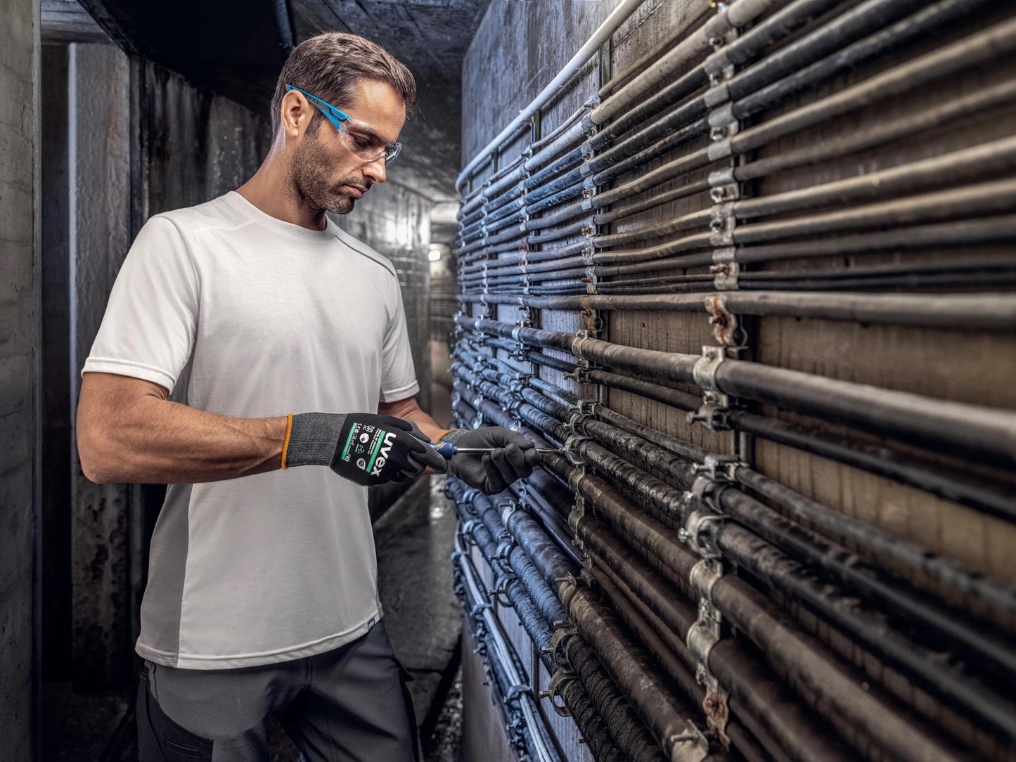 60070 uvex Phynomic XG Assembly Glove