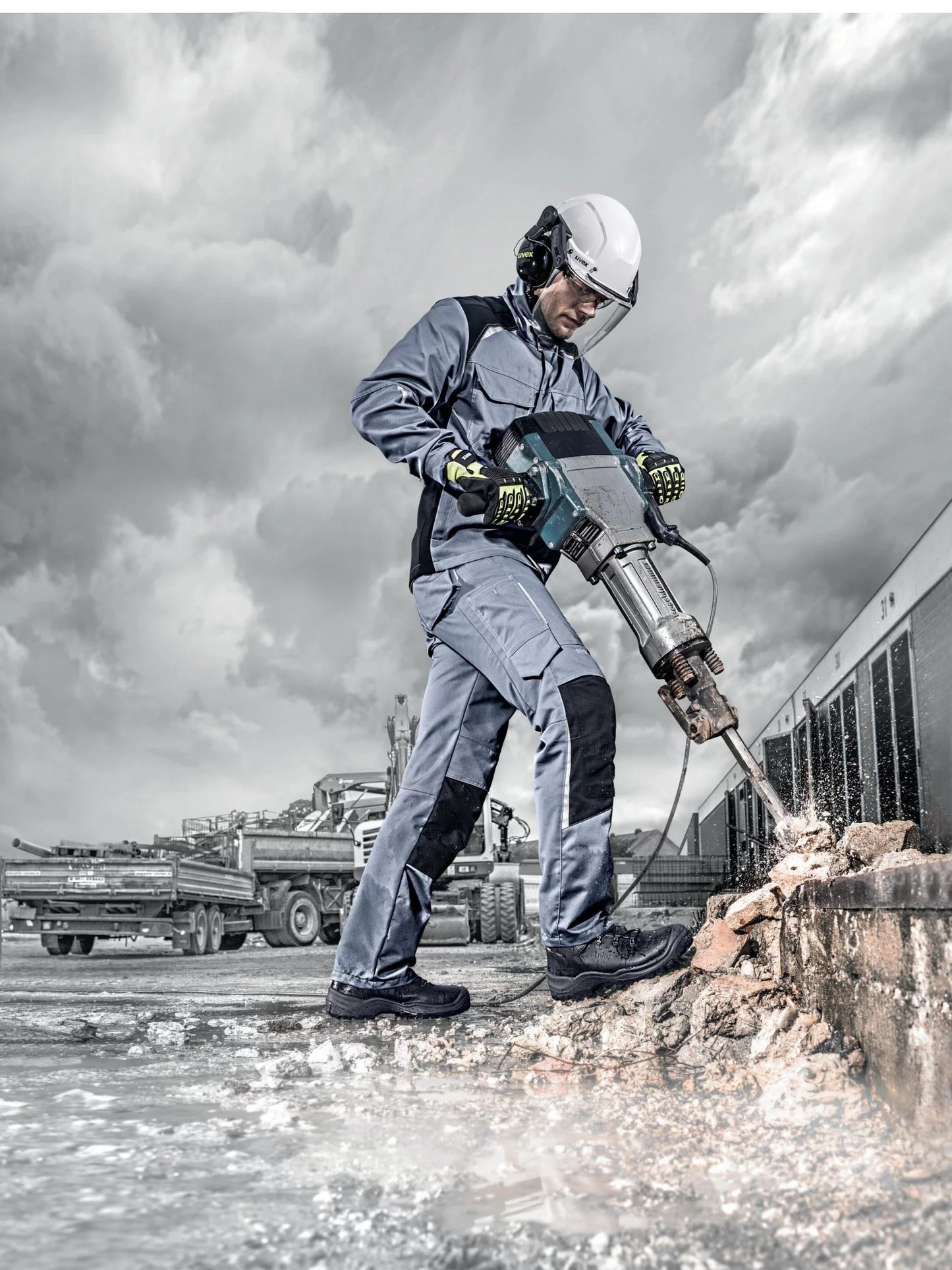 9773 uvex Pheos Alpine Safety Helmet, with Chin Strap