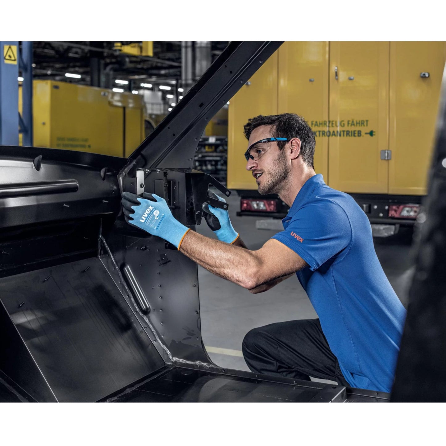 60084 uvex Phynomic AirLite C ESD Cut Protection Glove