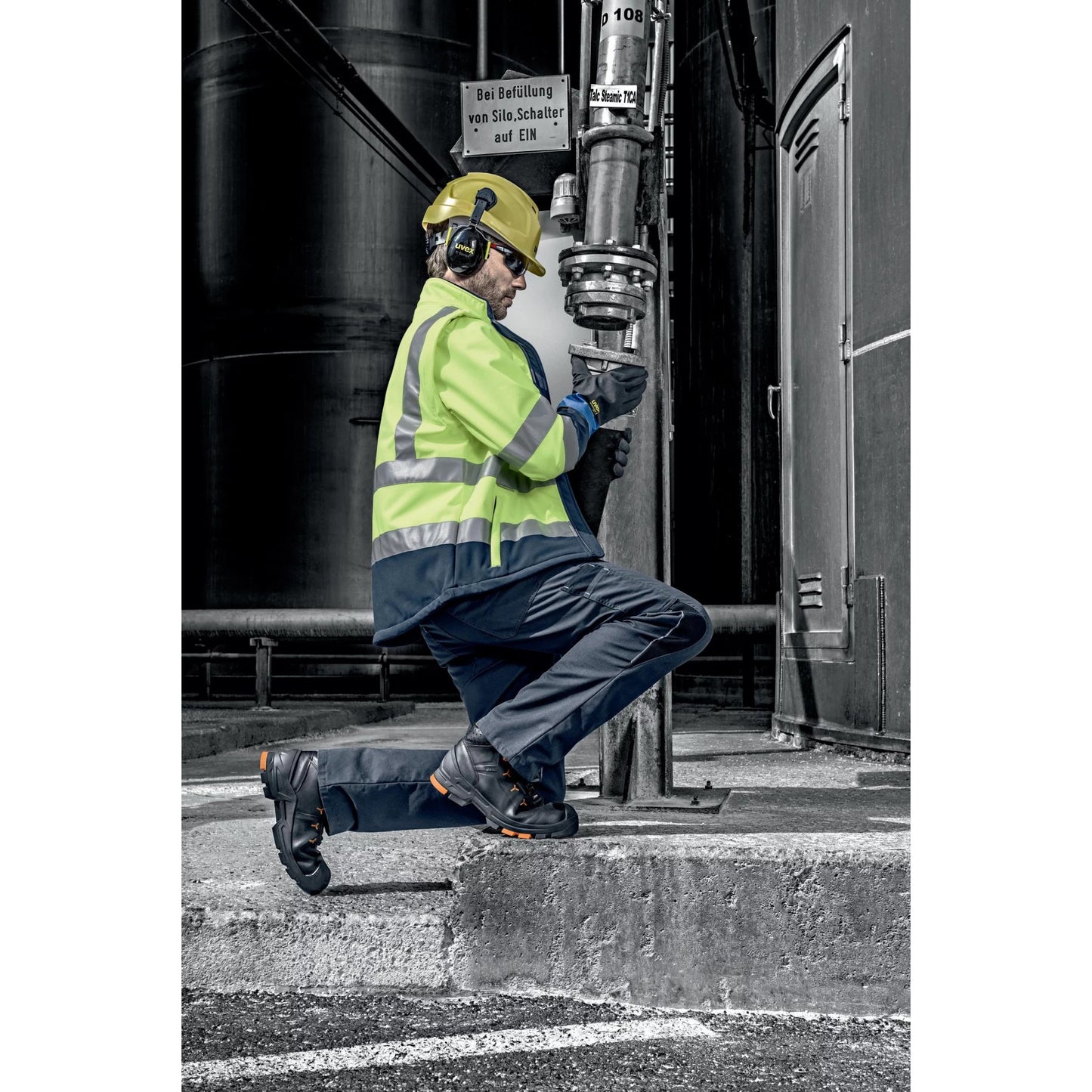 60560 uvex Rubiflex S XG27B Chemical Protection Glove